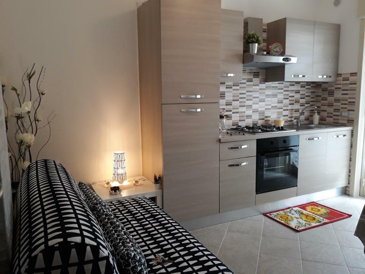 Holiday House Marlin Джардіні-Наксос Екстер'єр фото